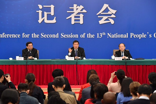 何立峰主任和宁吉喆、连维良副主任共同出席 十三届全国人大二次会议首场记者会